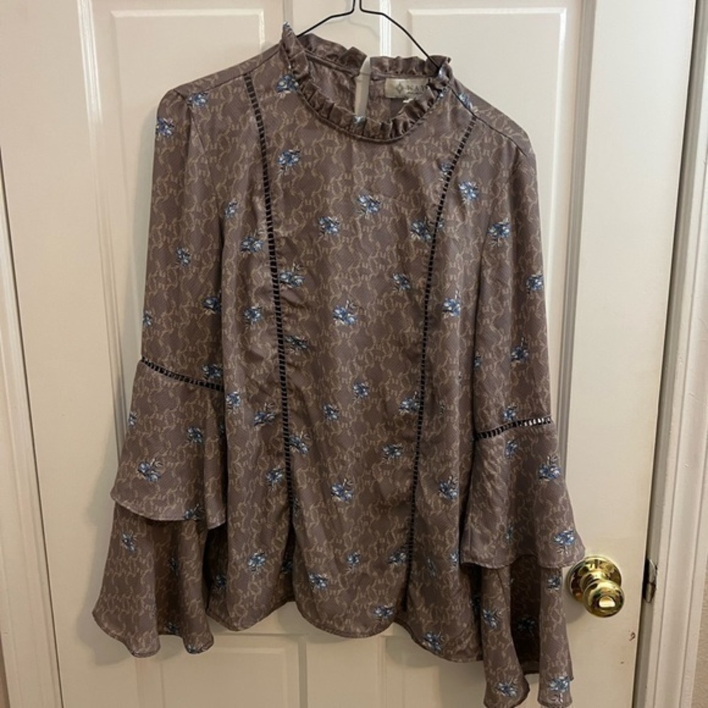 Wayf women’s blouse. Size medium